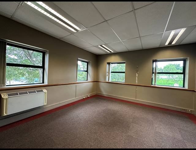 382.60M² OFFICE TO LET IN WOODMEAD